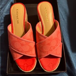 Women’s Size 8B Signature Coach Sloan Pink Lemonade Slide 2” Heel Shoes (NEW)